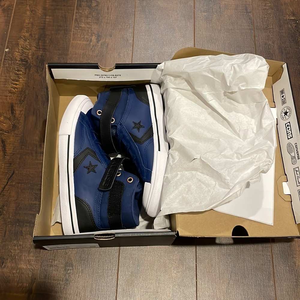 NIB slip on high top youth size 3 converse